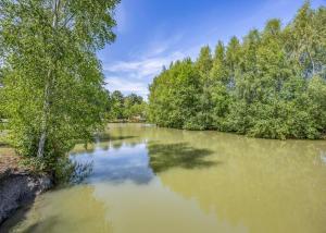 Woodhall Country Park Lodges