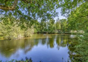 Woodhall Country Park Lodges