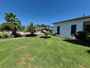 Villas Villa contemporaine de standing avec piscine : Villa