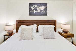 River FRONT | SuperHost | Free Parking!