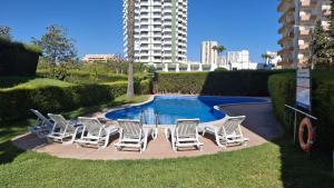 Beach & Sea Apt, Fast WIFI, Airco, Private Parking and Pool
