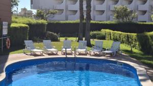 Beach & Sea Apt, Fast WIFI, Airco, Private Parking and Pool