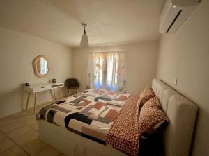 Daisy House Golden Beach Area