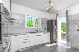 Villas Villa Athena - Jacuzzi Pool Petanque - LeBooker : photos des chambres