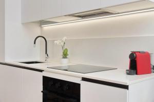 Contemporary Apartment by Luxury Getaways