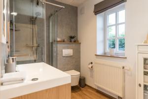 Fachwerk-Ferienhaus, Ruhe auf dem Land, Haustiere willkommen, Leihfahrräder, 24-7 check in