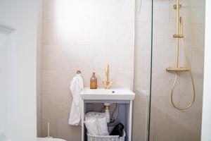 Lille villa med havudsigt og sauna