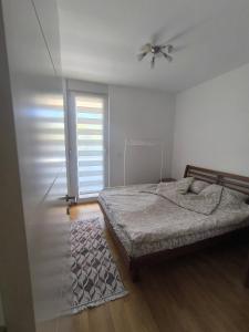 Riverside Ferona apartment with garage