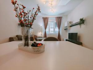 Trendy City Center Apartment with Balcony - Walk to Main Square, Next to Park, Netflix