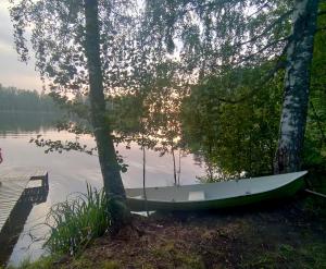 Piha-aitta taajamassa