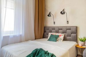 Central Charm - AC - Double Bed - Party & Sights Nearby