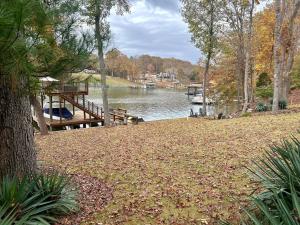Your Lake House Awaits!