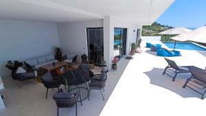 Design Villa SkyBlue mit Pool und Panorama Meerblick