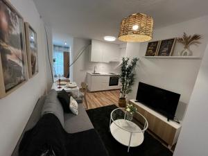 Apartamentos a Estrenar cerca de aeropuerto y centricos