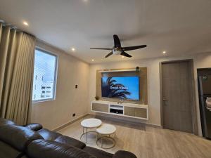 Moderno apartamento vista al mar y al lago piso 10