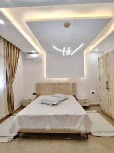 Charming 2-Bedroom Apartment with Garden View Balcony