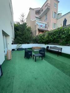 Studio et terrasse près de Paris