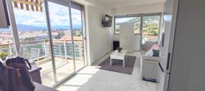 CANNES PROCHE GARE STUDIO VUE MER - Accès privé à la Plage