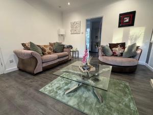 Captivating 3 bedroom home with conservatory