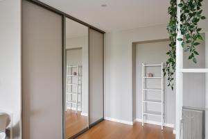 Central & Modern 2bdrm Apartment