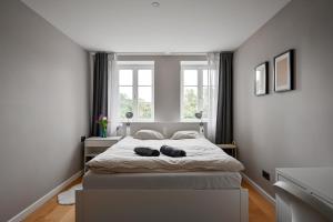 Central & Modern 2bdrm Apartment