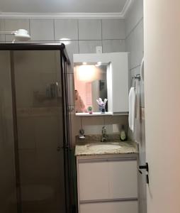 Espaçoso Flat com Varanda no Cavalinho Branco