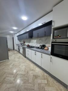 Luxury 3 Bedroom Apartment Panoramic Terrace View