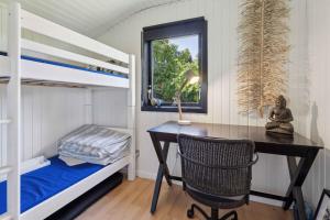 Cottage With Fjord View In Lovely Vellerup