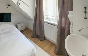 1 Bedroom Awesome Home In Katwijk Aan Zee