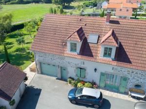 Maisons de vacances Maison avec piscine chauffee, clim et jardin - Hauterives - FR-1-489-203 : photos des chambres