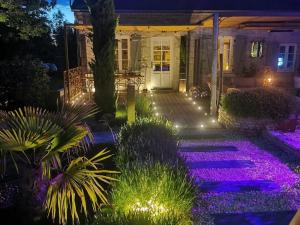 Maisons de vacances Loft cosy avec piscine et spa, a 10 min de Vichy, proche golf et nature - FR-1-489-337 : photos des chambres