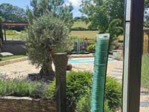 Loft rénové avec piscine privée et spa - Havre de paix en Auvergne - FR-1-489-337