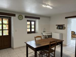 Maison de charme avec SPA en montagne Bourbonnaise - FR-1-489-534