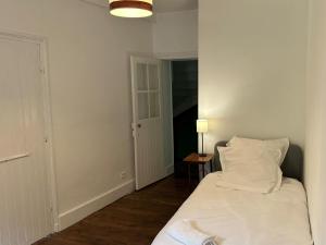 Maison de charme à Jaligny-sur-Besbre, 4 chambres, jardin, draps & ménage inclus - FR-1-489-459