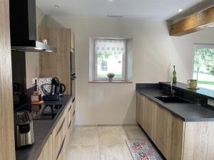 Maisons de vacances Gite de charme a Thiel-sur-Acolin : terrasse, grand terrain, barbecue et equipements modernes - FR-1-489-338 : photos des chambres