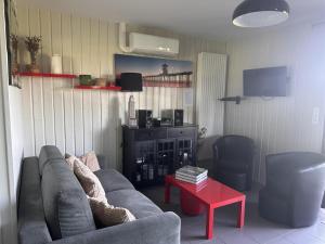 Maisons de vacances Gites proches vignoble, deco cosy, terrasse, activites familiales et nature - Tout inclus - FR-1-489-235 : photos des chambres