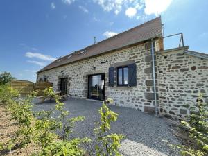 Maison de ferme rénovée 18ème avec jardin, cheminée, Wi-Fi et parking - FR-1-489-433