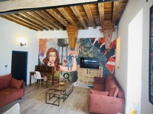 Maisons de vacances Gite Pop Art Colore, 6 pers, Proche Vichy - FR-1-489-519 : photos des chambres