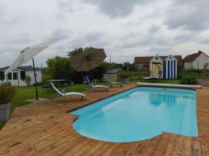 Maisons de vacances Gite Contemporain pour 4 avec Piscine Chauffee et Bureau a Proximite des Sites Historiques - FR-1-489-444 : photos des chambres