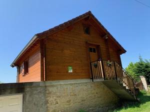 Appartements Chalet avec Clim, Wi-Fi et Animaux Acceptes a Saint-Bonnet-Troncais - FR-1-489-445 : photos des chambres