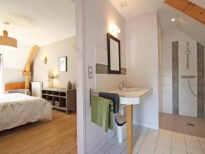 Maisons de vacances Gite familial ou entre amis, 12 pers max, nature, foret et equitation, proche Bagnoles de l'Orne - FR-1-497-18 : photos des chambres