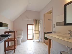 Maisons de vacances Gite familial ou entre amis, 12 pers max, nature, foret et equitation, proche Bagnoles de l'Orne - FR-1-497-18 : photos des chambres