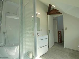 Maisons de vacances Maison Normande Authentique, Accessible PMR, Animaux Bienvenus, Activites Nature et Calme Assure - FR-1-497-74 : photos des chambres