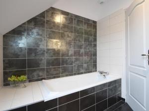 Maison spacieux pour familles avec terrasse et animaux acceptés - FR-1-497-53