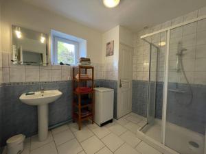 Maisons de vacances Maison de campagne avec jardin clos, cheminee et animaux, au coeur du Parc Regional du Perche - FR-1-497-91 : photos des chambres