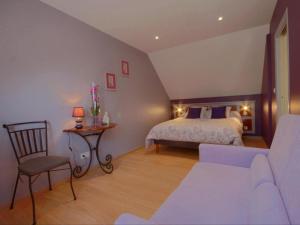 Maisons de vacances Gite charmant et lumineux pres de Bagnoles de l'Orne, jardin, cheminee, teletravail, WIFI inclus - FR-1-497-14 : photos des chambres