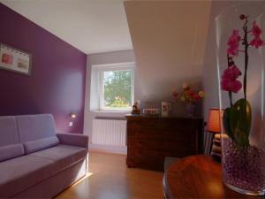 Maisons de vacances Gite charmant et lumineux pres de Bagnoles de l'Orne, jardin, cheminee, teletravail, WIFI inclus - FR-1-497-14 : photos des chambres