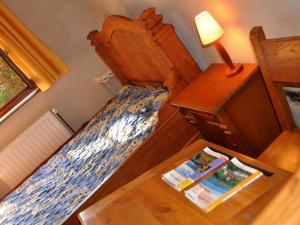 Maisons de vacances Gite chaleureux avec cheminee, terrasse et jardin clos - Animaux acceptes - FR-1-496-30 : photos des chambres