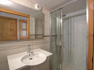 Gîte La Liesse avec 4 chambres, cheminée, jardin et animaux acceptés - FR-1-496-44