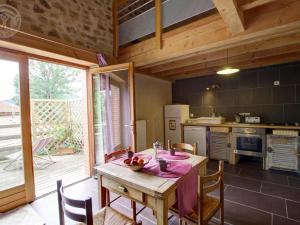 Écogîtes confortables pour 10 pers., proches de Lyon, idéal familleamis - FR-1-496-185